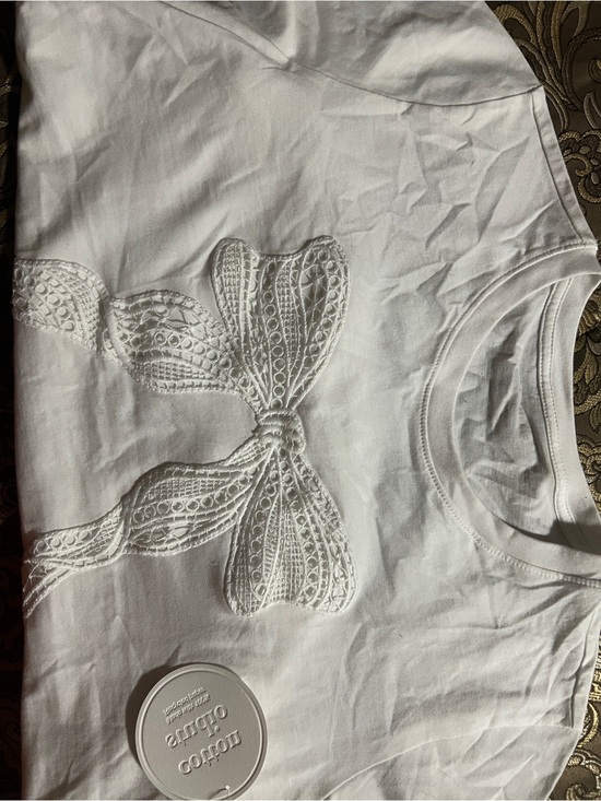 Tops - White Embroidered Bow Tee